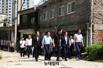 [포토] 서대문 모아타운 찾은 오세훈 서울시장