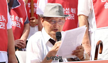 [포토] 발언하는 '비전향장기수' 안학섭 씨 
