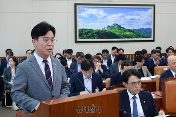 [포토] 2024회계 결산 제안설명 하는 김영훈 고용노동부 장관