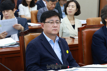 [포토] 국회 환노위 출석한 김성환 환경부 장관