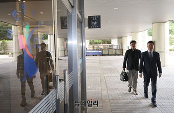 [포토] 김혜경 여사 낙상사고 발언, 1심선고 출석하는 김세의 대표