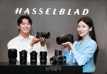 [포토] 최초 달촬영 카메라 '핫셀블라드' 신세계 강남점에 공식매장 1호점 오픈