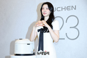 [포토] 쿠첸 모델 김연아 "2.2 초고압 밥맛보세요"
