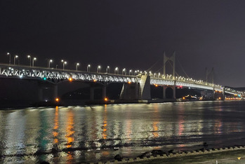 부산시설공단, '에너지의 날' 맞아 광안대교·부산타워 5분간 소등