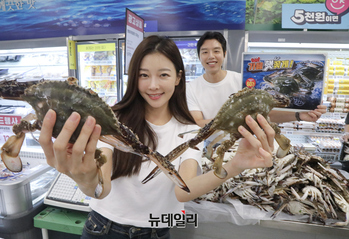 [포토] 이마트, 금어기 해제... '가을 햇 꽃게' 100g당 760원 판매