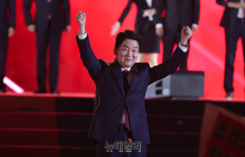 [포토] 입장하는 안철수 당대표 후보 