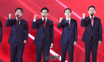 [영상] 국민의힘 전당대회, 기념촬영하는 후보들