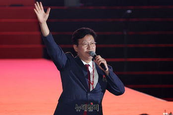 [포토] 전당대회서 지지호소하는 손범규 후보 