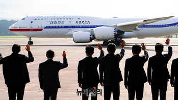 [포토] 일본 향하는 공군 1호기 