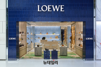 [포토] 현대면세점, 인천국제공항 T2에 '로에베' 매장 오픈