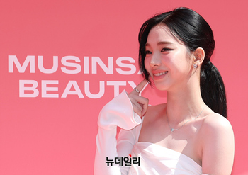 [포토] '무신사 뷰티 페스타' 앞두고 성수동 등장한 카리나 