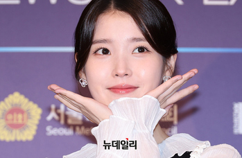 [영상] 아이유, 꽃받침 정석