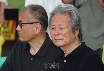 [포토] 서울조각페스타벌 개막식 찾은 조각가 김영원