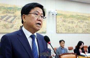 [포토] 인사말 하는 최교진 사회부총리 후보자