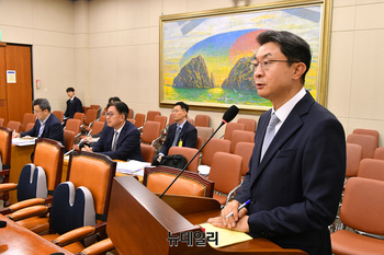 [포토] 발언하는 이억원 금융위원장 후보자
