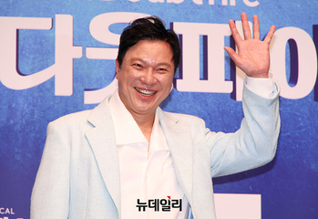 [포토] 정성화 '돌아온 미세스 다웃파이어'