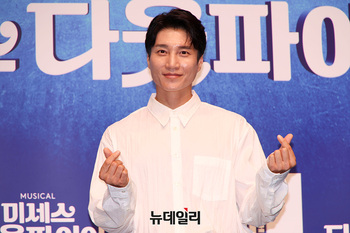 [포토] 김다현 '손가락 하트'