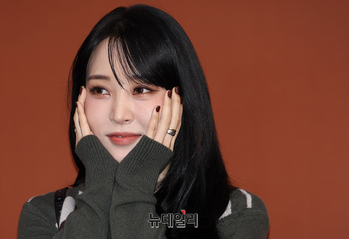 [영상] 마마무 문별 '전시 구경왔어요'