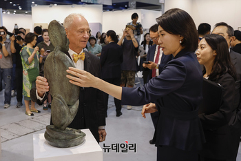 [포토] 키아프 서울 찾은 김혜경 여사