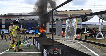 [포토] 전동차 내장재  방염 성능 테스트