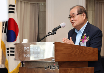 [포토] 한국선진화포럼 창립20주년 세미나, 축사하는 이종찬 광복회장