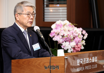 [포토] 한국선진화포럼 창립20주년 세미나, 개회사하는 김용하 운영위원장