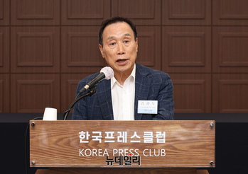 [포토] 인사말하는 김광두 국가미래연구원장