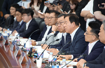 [포토] 간담회서 발언하는 서유석 금투협회장 