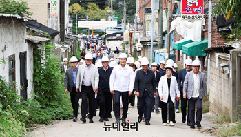 [포토] 백사마을 재개발사업 현장 찾은 오세훈 시장 