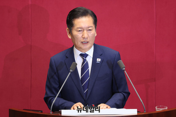 [포토] 교섭단체 대표연설 하는 정청래 민주당 대표