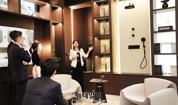 [포토] 프리미엄 키친 앤 바스 브랜드 콜러 역삼동에 ‘스튜디오 콜러’ 오픈