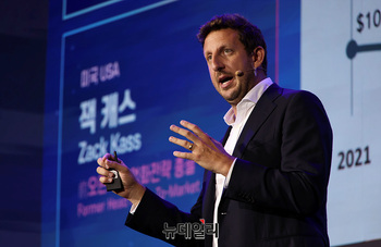 [포토] 기조강연하는 잭 캐스 전 오픈AI 임원 