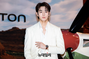 [영상] 유정후 '자체발광 아우라'