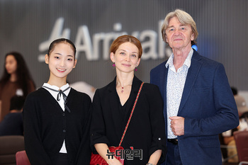 [포토] 기념촬영하는 권담윤·예브게니야 오브라초바·유리 바슈첸코