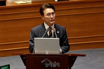 [포토] 대정부질문서 답변하는 김민석 국무총리