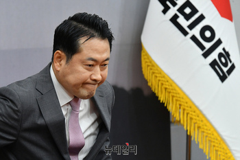 [포토] 참담한 표정의 장동혁 국민의힘 대표