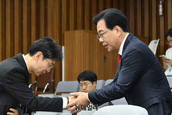 [포토] 토론회 참석하는 송언석 국민의힘 원내대표