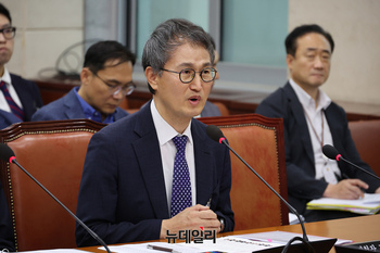 [포토] 인사말 하는 김승룡 신임 소방청장 직무대행