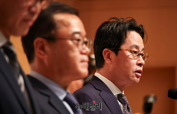 [포토] '롯데카드 해킹' 사과문 발표하는 조좌진 대표 