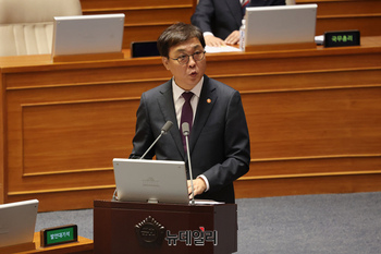 [포토] 국회 출석한 최휘영 문화체육관광부 장관