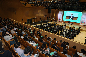 [포토] 국외 디자인CEO와 대담 나누는 오세훈 서울시장