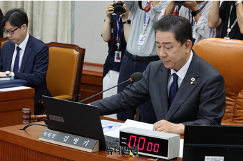 [포토] 의사진행 하는 김병기 국회 운영위원장