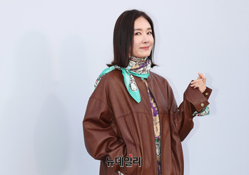 [영상] 오연수 '가죽재킷 입고 나들이'