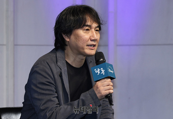 [포토] 사극드라마 '탁류'로 복귀하는 '광해, 왕이된남자' 추창민 감독