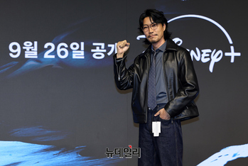 [영상] 옷태그 붙이고 등장한 최귀화