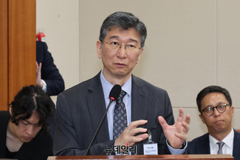 [포토] 청문회 출석한 이종현 SK텔레콤 부사장