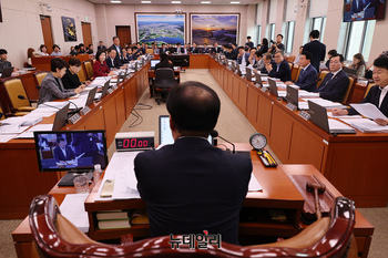 [포토] 의사진행 하는 맹성규 국토 위원장