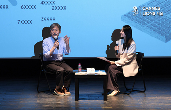 [포토] 2025칸라이언즈서울, 대담 나누는 김윤호 제일기획 프로