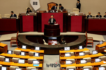 [포토] 정부조직법 무제한토론 하는 박수민 의원