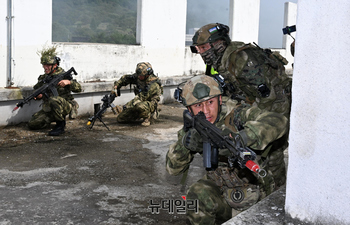 [포토] 국제과학전투경연대회 작전 수행하는 연합군